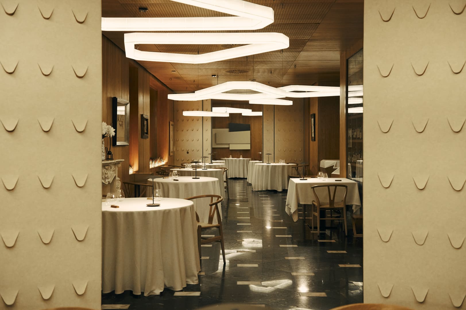 restaurante salon principal abierto abarra madrid